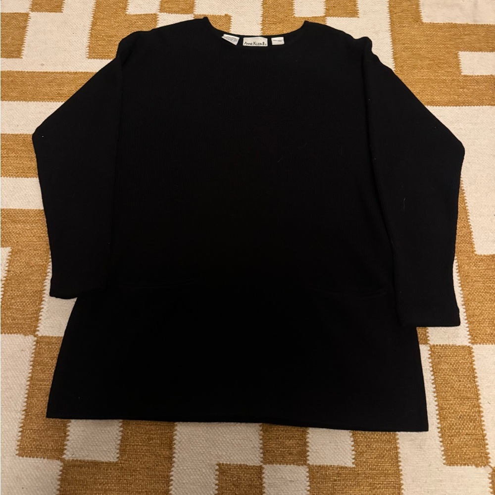 Anne Klein Classic Black Sweatshirt